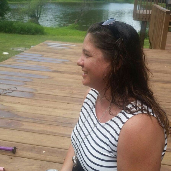 Meet your Posher, DeAndra - Picture 4 of 6